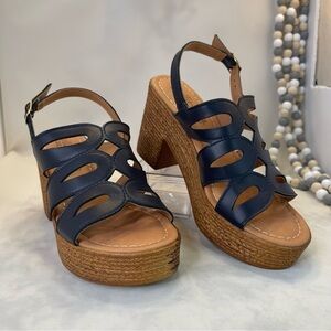 Bella Vita Women's Pri-Italy Heeled Sandal Color:Navy 5.5M